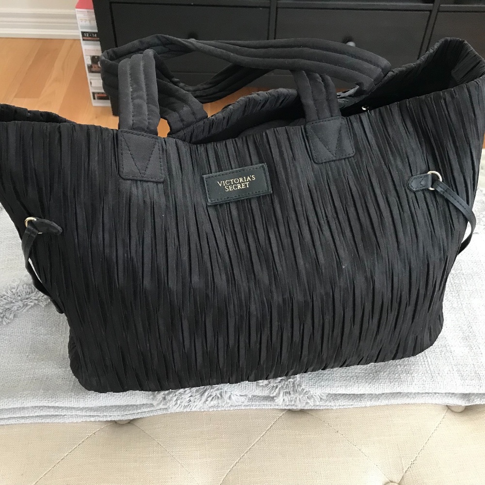 Victoria’s Secret Large Black Top Zipper Tote